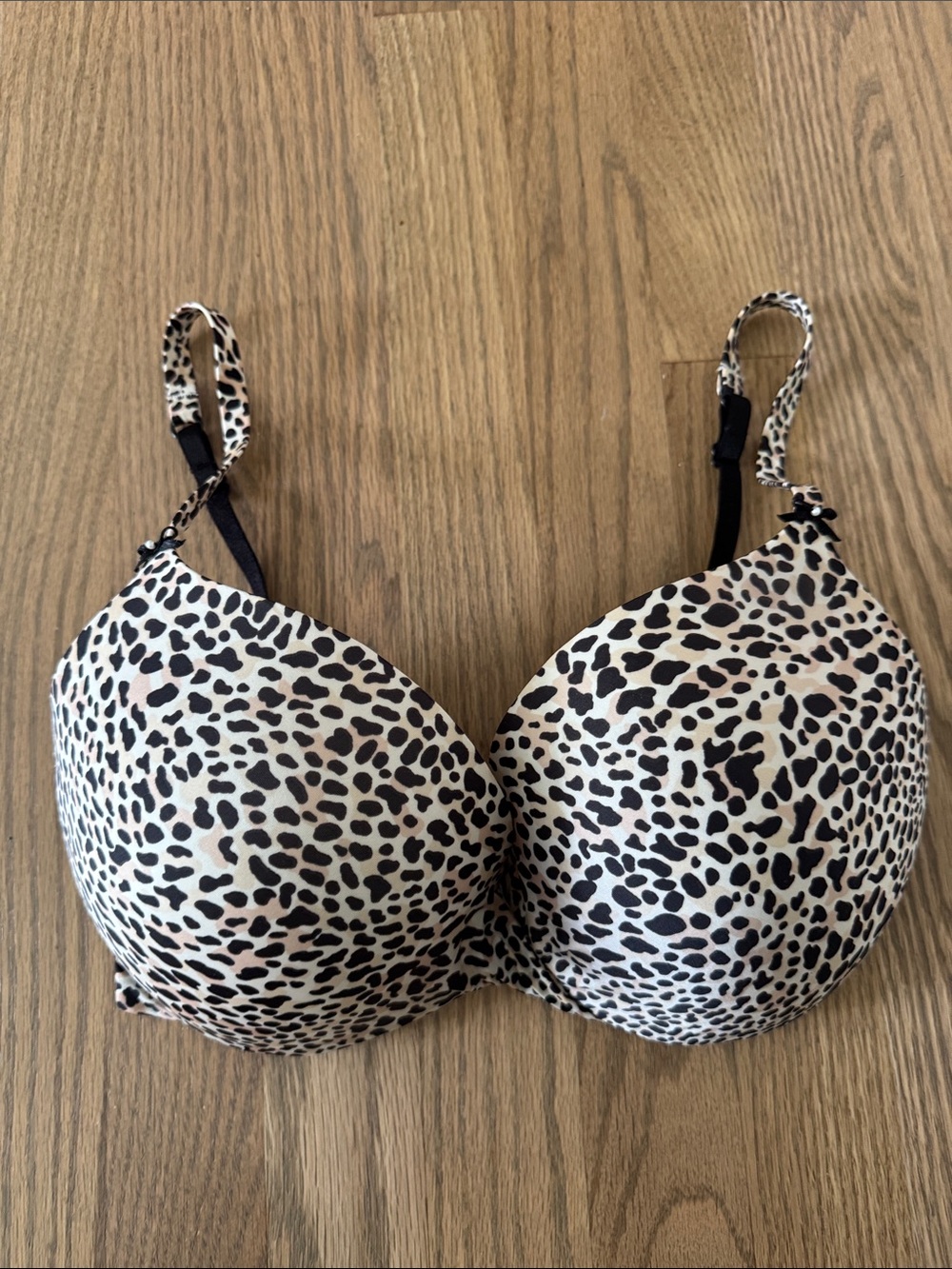 Victoria's Secret Leopard Print Molded Plunge Bra - Black & Cream